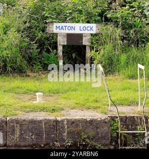 Maton Lock am Kennet und Avon Kanal in Devizes, Wiltshire, West Country, England, Großbritannien. Vom Juni 2024. Sommer Stockfoto