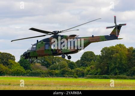 NH-90 Hubschrauber auf der Air Legend Air Show 2024 in Melun, Frankreich Stockfoto