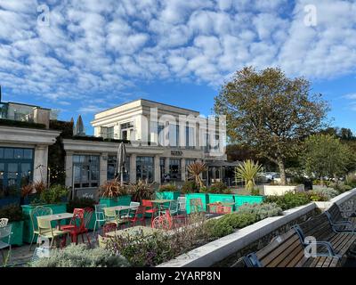 Prezzo Italian Restaurant in Oyster Wharf, vom Mumbles Prom aus gesehen. Murbles, Swansea, Wales, Vereinigtes Königreich. Oktober 2024. Stockfoto