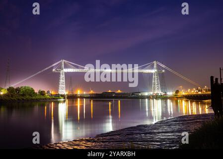 Newport-Transporterbrücke bei Nacht Stockfoto