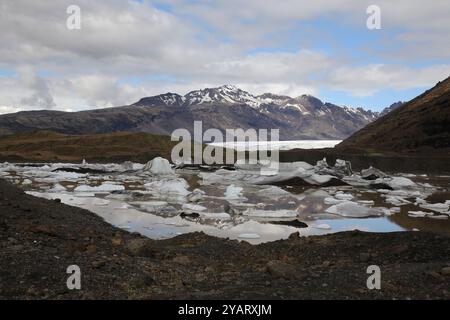 Landschaftsbild auf Island, Svinafellsjokull, Gletscherseen Stockfoto