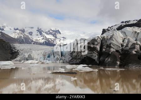 Landschaftsbild auf Island, Svinafellsjokull, Gletscherseen Stockfoto