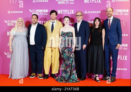 (Von links nach rechts) Louise Joy Brown, Ben Taylor, James Norton, Thomasin McKenzie, Bill Nighy, Rachel Mason und Jack Thorne nehmen an der Gala des BFI London Film Festival von Joy in der Royal Festival Hall im Southbank Centre in London Teil. Bilddatum: Dienstag, 15. Oktober 2024. Stockfoto