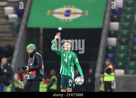 Der nordirische Isaac Price feiert seinen Hattrick mit dem Match nach dem Gruppenspiel der UEFA Nations League in Windsor Park, Belfast. Bilddatum: Dienstag, 15. Oktober 2024. Stockfoto