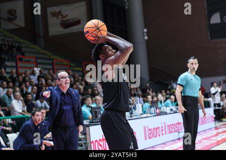 #1 Vital Christian (Bertram Derthona Basket Tortona) beim Bertram Derthona Basket gegen BAXI Manresa, Champions League Basketball Spiel in Casale, Italien, 15. Oktober 2024 Stockfoto