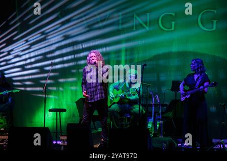 Robert Plant spielt live mit Suzi Dian The Saving Grace Tour in Turin, Italien Stockfoto