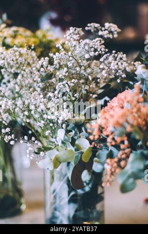 Zarte Nahaufnahme von Eukalyptus und getrockneten Blumenstrauß Stockfoto