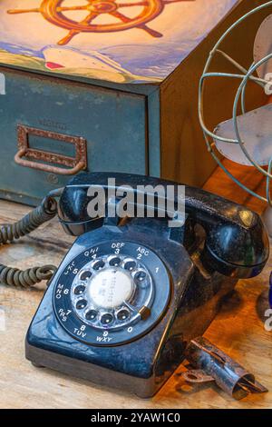 Altmodisches Drehtelefon in der Britannia Shipyard in Steveston, British Columbia, Kanada Stockfoto