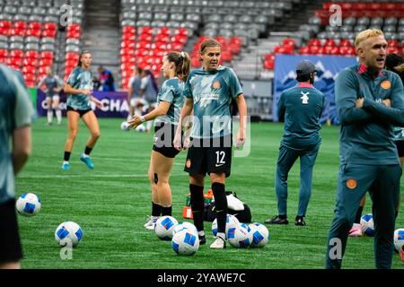 Vancouver, Kanada. Oktober 2024. Vancouver, British Columbia, Kanada, 15. Oktober 2024: Christine Sinclair (12 Portland Thorns FC) während der Aufwärmphase vor dem Gruppenspiel des CONCACACAF W Champions Cup zwischen Vancouver Whitecaps FC Girls Elite und Portland Thorns FC im BC Place Stadium in Vancouver, British Columbia, Kanada (NUR REDAKTIONELLE VERWENDUNG). (Amy Elle/SPP) Credit: SPP Sport Press Photo. /Alamy Live News Stockfoto