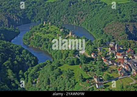 Frankreich, Creuse Crozant, aus der Vogelperspektive des Dorfes in einer Mäander des Flusses Creuse, Creuse-Tal Stockfoto