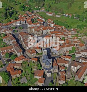 Frankreich, Département Haute-Loire, Pradelles, bezeichnet als die schönsten Dörfer Frankreichs, aus der Vogelperspektive Stockfoto