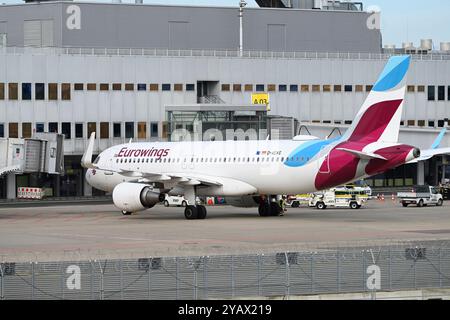 Düsseldorf, Deutschland. Oktober 2024. Ein Eurowings-Flugzeug parkt am Flughafen Düsseldorf am 15. Oktober 2024. Quelle: dpa/Alamy Live News Stockfoto