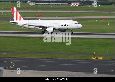 Düsseldorf, Deutschland. Oktober 2024. Ein Flugzeug von CONDOR startete am Flughafen Düsseldorf, 15. Oktober 2024. Quelle: dpa/Alamy Live News Stockfoto