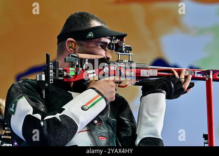 Delhi, INDIEN. Oktober 2024. Akhil Sheoran aus Indien gewann die Bronzemedaille im Finale der 50M Rifle 3 Positions Men im Finale der ISSF-Weltmeisterschaft 2024 in Delhi, INDIEN. Quelle: Ranjith Kumar/Alamy Live News. Stockfoto