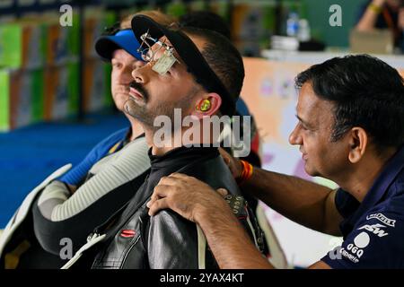 Delhi, INDIEN. Oktober 2024. Akhil Sheoran aus Indien gewann die Bronzemedaille im Finale der 50M Rifle 3 Positions Men im Finale der ISSF-Weltmeisterschaft 2024 in Delhi, INDIEN. Quelle: Ranjith Kumar/Alamy Live News. Stockfoto