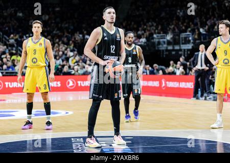 Berlin, Deutschland. Oktober 2024. Nando de Colo von LDLC ASVEL Villeurbanne in der dritten Runde der regulären Saison 2024/2025 der Turkish Airlines Euroleague zwischen Alba Berlin und LDLC ASVEL Villeurbanne in Uber Arena. Endpunktzahl: Alba Berlin 84:79 LDLC ASVEL Villeurbanne. (Foto: Nicholas Müller/SOPA Images/SIPA USA) Credit: SIPA USA/Alamy Live News Stockfoto