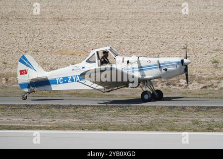 ESKISEHIR, TURKIYE - 17. SEPTEMBER 2023: Private Piper PA-25-260 Pawnee D (7656071) auf der Sivrihisar SHG Airshow Stockfoto