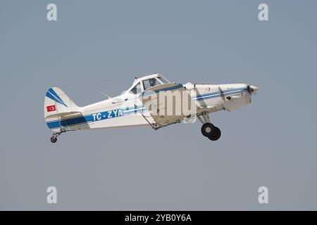 ESKISEHIR, TURKIYE - 17. SEPTEMBER 2023: Private Piper PA-25-260 Pawnee D (7656071) auf der Sivrihisar SHG Airshow Stockfoto