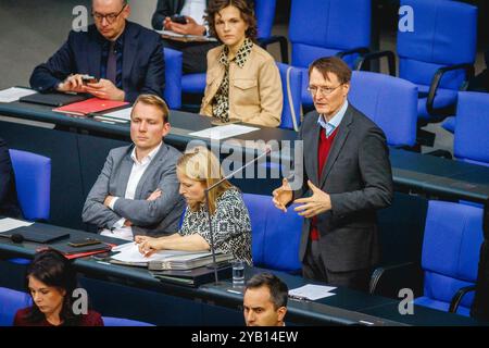 Berlin, Deutschland. Oktober 2024. Karl Lauterbach, Bundesgesundheitsminister, erfasste bei einer Regierungsbefragung in Berlin am 16. Oktober 2024. Quelle: dpa/Alamy Live News Stockfoto