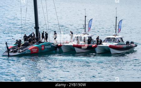 PPL PHOTO AGENCY - COPYRIGHT RESERVED 2024 America's Cup - Barcelona, Spanien Emirates Team Neuseeland, Co-Skippert von Peter Burling und Nathan Outteridge und Team bereiten sich auf die Rennen 5 und 6 mit ihrer AC75 Foiling Yacht TAIHORO vor, um den America's Cup 2024 zu verteidigen FOTO CREDIT: Milan Drahonovsky/PPL Stockfoto