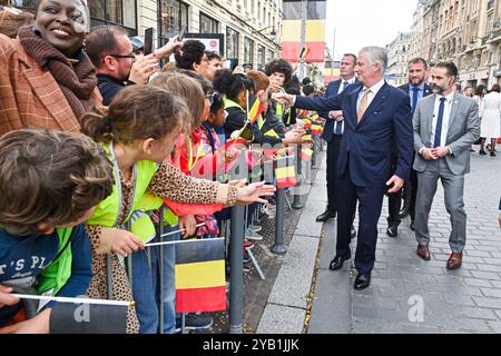 Lille, Frankreich. Oktober 2024. König Philippe - Filip von Belgien, dargestellt während eines „Bain de foule“ am Place de la Republique in Lille, Mittwoch, den 16. Oktober 2024. Das belgische Königspaar ist auf einem dreitägigen Besuch in Frankreich. BELGA FOTOPOOL FREDERIC ANDRIEU Credit: Belga Nachrichtenagentur/Alamy Live News Stockfoto