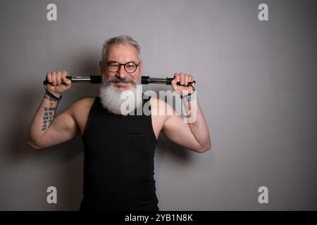 Sport in jedem Alter: Stärke in der Reife Stockfoto