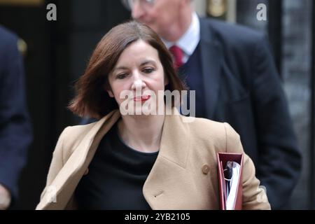 London, Großbritannien. Oktober 2024. Bridget Phillipson, Staatssekretär für Bildung und Ministerin für Frauen und Gleichstellung, verlässt die Downing Street Nr. 10 nach der Kabinettssitzung. Stockfoto