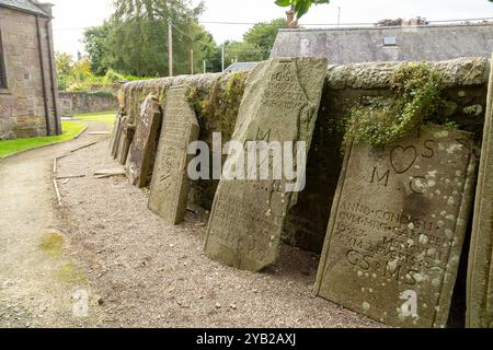 Alte Grabsteine in der Meigle Parish Church, Perthshire, Schottland Stockfoto