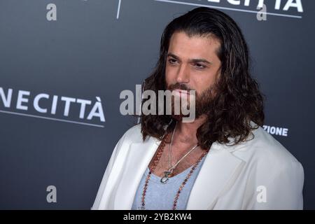 Rom, Italien. Oktober 2024. CAN Yaman besucht den Megalopolis Pre-Opening Red Teppich des 19. Rom Film Festivals und 22. Alice Nella Citta' in Cinecitta Studios. Rom (Italien), 14. Oktober 2024. Quelle: dpa/Alamy Live News Stockfoto