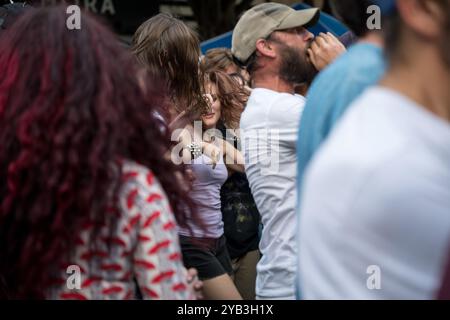 Seattle, USA. August 2024. Fans bei der kostenlosen Westlake Show in Hometeam. Stockfoto