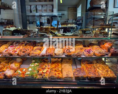 Gebäck, Croissants, Brötchen, Alma Nomad Bakery, Madrid, Spanien Stockfoto