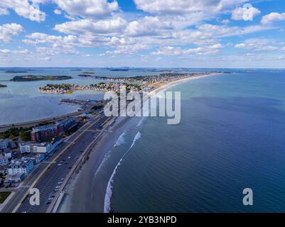 Nantasket Beach aus der Vogelperspektive mit Hingham Bay im Hintergrund, aus der Stadt Hull, Massachusetts MA, USA. Stockfoto