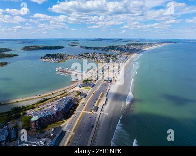 Nantasket Beach aus der Vogelperspektive mit Hingham Bay im Hintergrund, aus der Stadt Hull, Massachusetts MA, USA. Stockfoto