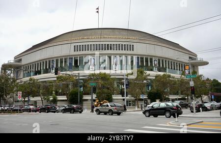 Die Louise M. Davies Symphony Hall wurde 1980 erbaut. Stockfoto