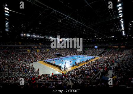 Zagreb, Kroatien. Oktober 2024. Eine allgemeine Ansicht der Arena Zagreb während des 5. Runde-Spiels der EHF Champions League Gruppe B zwischen dem HC Zagreb und Barca in der Arena Zagreb am 16. Oktober 2024 in Zagreb, Kroatien. Foto: Igor Kralj/PIXSELL Credit: Pixsell/Alamy Live News Stockfoto