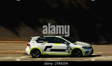 Ein Volkswagen Golf GTI beim Coventry MotoFest 2024 Stockfoto