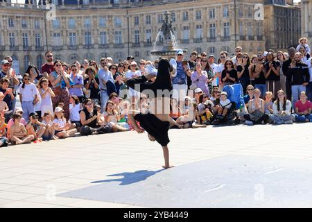 Freizeit- und Entspannungszeit in der Nähe des Flusses Garonne in Bordeaux. Bordeaux, Gironde, Nouvelle Aquitaine, Frankreich, Europa. Foto: Hugo Martin/Al Stockfoto