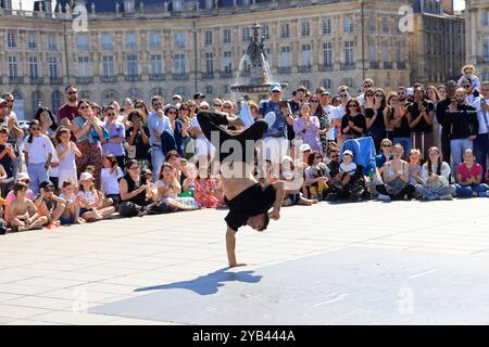 Freizeit- und Entspannungszeit in der Nähe des Flusses Garonne in Bordeaux. Bordeaux, Gironde, Nouvelle Aquitaine, Frankreich, Europa. Foto: Hugo Martin/Al Stockfoto