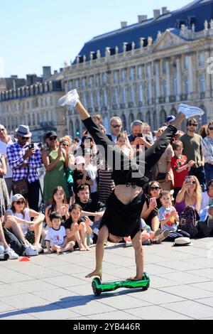 Freizeit- und Entspannungszeit in der Nähe des Flusses Garonne in Bordeaux. Bordeaux, Gironde, Nouvelle Aquitaine, Frankreich, Europa. Foto: Hugo Martin/Al Stockfoto
