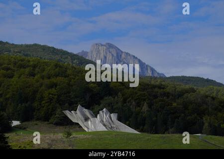 Schlacht von Sutjeska Memorial Monument Complex im Tal der Helden, Tjentiste, Sutjeska National Park, Bosnien und Herzegowina Stockfoto