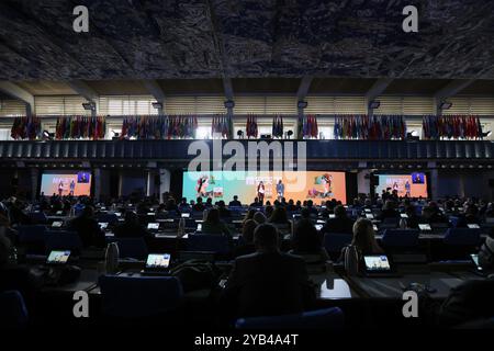 Rom, Italien. Oktober 2024. Die Ernährungs- und Landwirtschaftsorganisation der Vereinten Nationen (FAO) hält anlässlich des Welternährungstages am 16. Oktober 2024 in Rom (Italien) eine Zeremonie ab. Das Institut für Pflanzenschutz der Chinesischen Akademie der Agrarwissenschaften (IPPCAAS) wurde am Mittwoch bei der feierlichen Veranstaltung der FAO anlässlich des Welternährungstages in Rom mit dem Ernährungs- und Landwirtschaftsorganisation der Vereinten Nationen (FAO) Achievement Award ausgezeichnet. Quelle: Li Jing/Xinhua/Alamy Live News Stockfoto