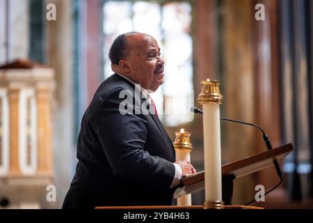 Washington, DC, USA. Oktober 2024. Martin Luther King III. Spricht bei einer Gedenkfeier für Ethel Kennedy, die Witwe von Robert F. Kennedy, in der Cathedral of St. Matthew the Apostle in Washington, DC, USA, am 16. Oktober 2024. Kennedy starb am 10. Oktober im Alter von 96 Jahren. Quelle: Jim LoScalzo/Pool über CNP/dpa/Alamy Live News Stockfoto