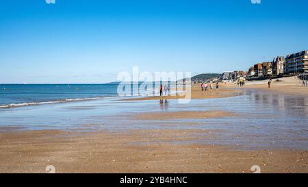 Cabourg, Colleville-sur-Mer, Frankreich, Meereslandschaft von Cabourg Beach, nur Editorial. Stockfoto