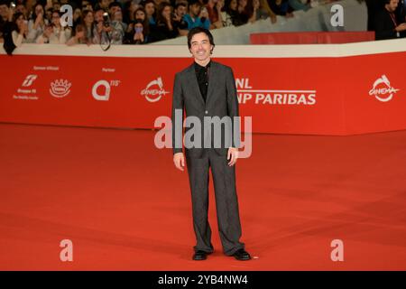 Rom, Italien. Oktober 2024. Diodato nimmt am roten Teppich der Eröffnungszeremonie des Rome Film fest 2024 im Auditorium Parco della Musica Teil. (Foto: Mario Cartelli/SOPA Images/SIPA USA) Credit: SIPA USA/Alamy Live News Stockfoto
