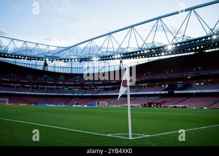 London, Großbritannien. Oktober 2024. London, England, 16. Oktober 2024: Stadion vor dem Spiel der UEFA Womens Champions League zwischen Arsenal und Valerenga im Emirates Stadium in London, England. (Pedro Porru/SPP) Credit: SPP Sport Press Photo. /Alamy Live News Stockfoto