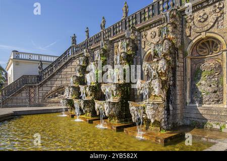 Wassertreppe am Schloss im Großen Garten, Herrenhausener Garten, Hannover, Niedersachsen, Deutschland, Europa Stockfoto