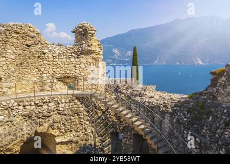 Blick von der Burgruine Il Bastione im historischen Viertel Riva del Garda, Trient, Italien, Europa Stockfoto