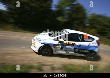 Trier, Deutschland, 18. August 2011, WRC Academy Driver Miko-Ove Niinemae und sein Mitfahrer Timo Kasesalu in ihrem Ford Fiesta R2 im Shakedown der W Stockfoto