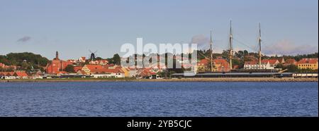 Ebeltoft und Masten von Fregatten Jylland Stockfoto