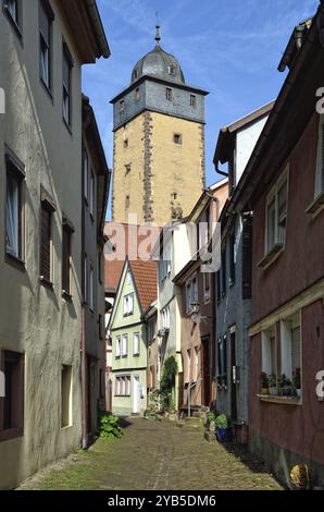 Muschelgasse mit Bayersturm in der historischen Altstadt von Lohr Stockfoto